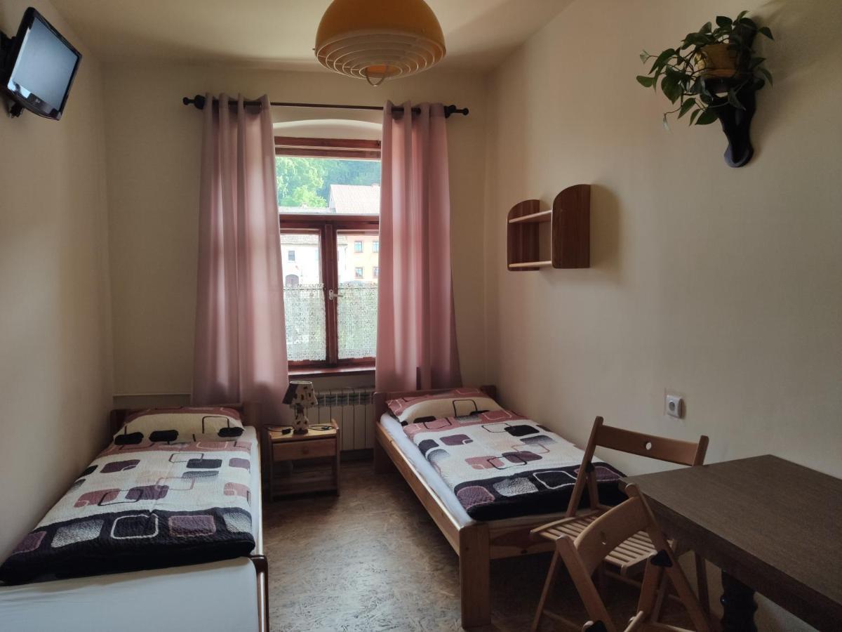Apartamenty I Pokoje Goscinne "Wacus" Srebrna Góra エクステリア 写真
