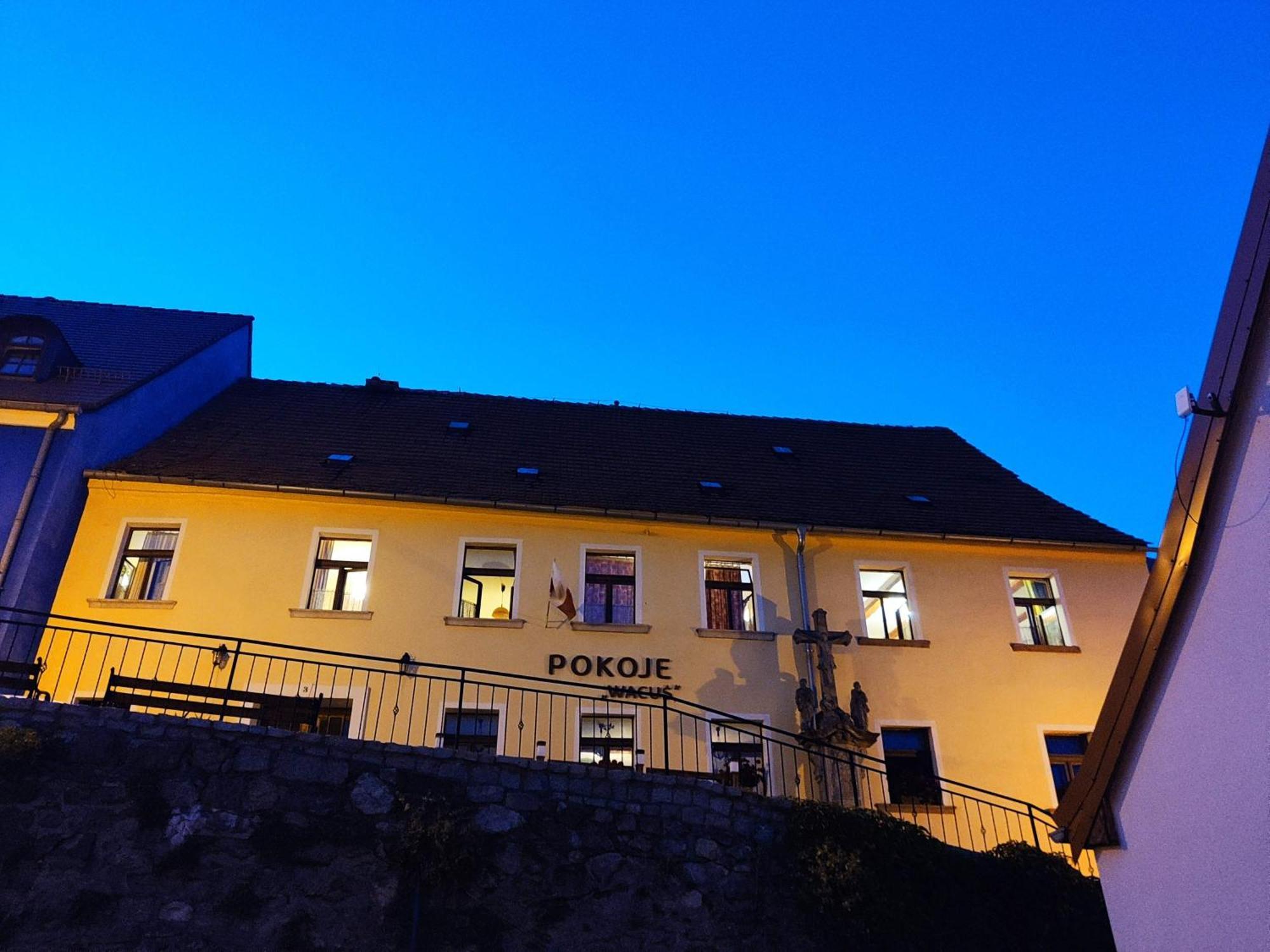 Apartamenty I Pokoje Goscinne "Wacus" Srebrna Góra エクステリア 写真