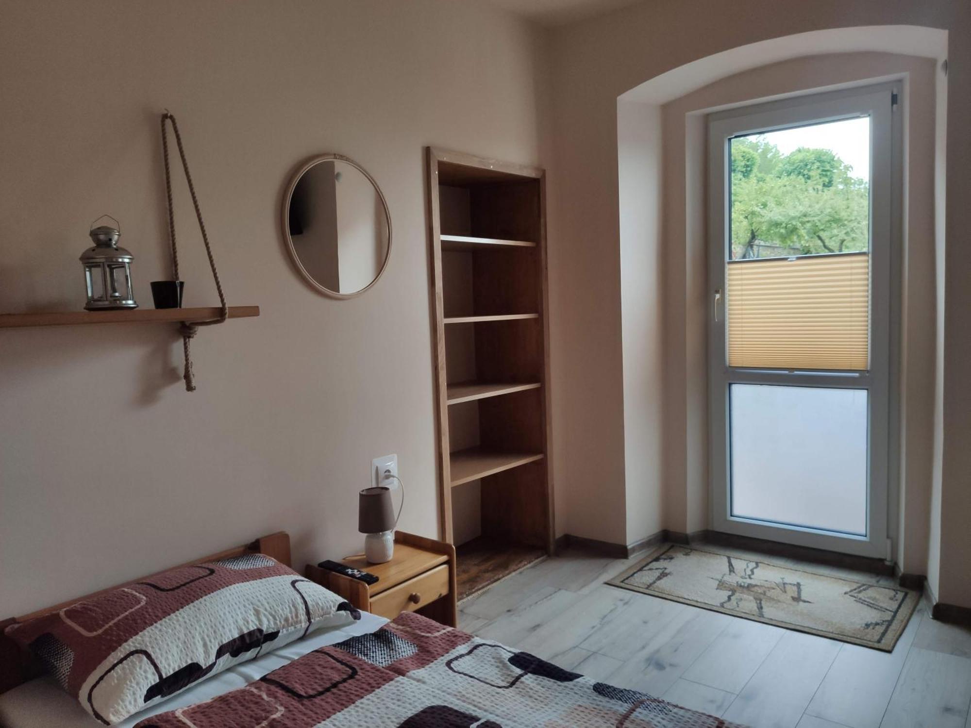 Apartamenty I Pokoje Goscinne "Wacus" Srebrna Góra エクステリア 写真