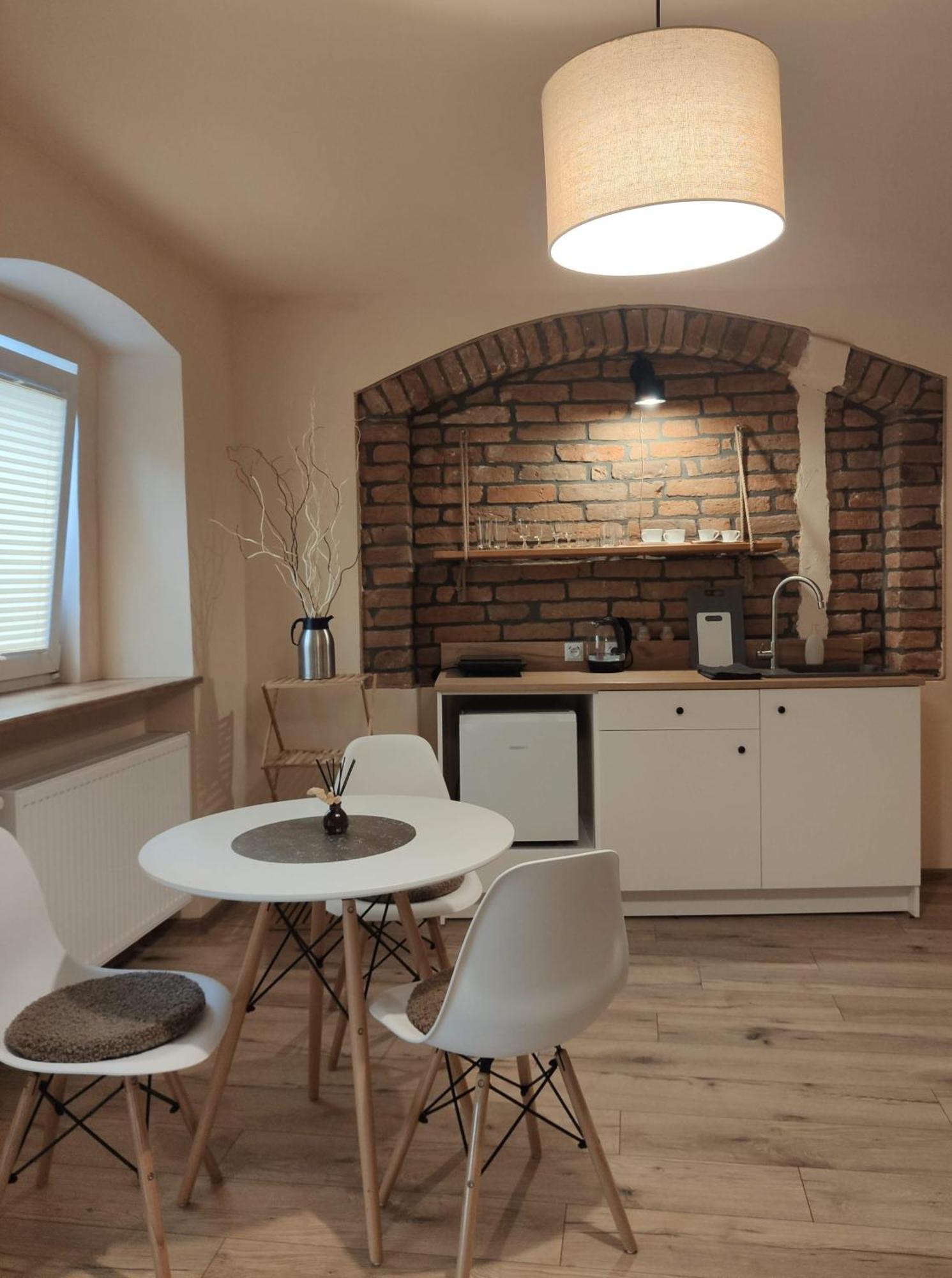 Apartamenty I Pokoje Goscinne "Wacus" Srebrna Góra エクステリア 写真