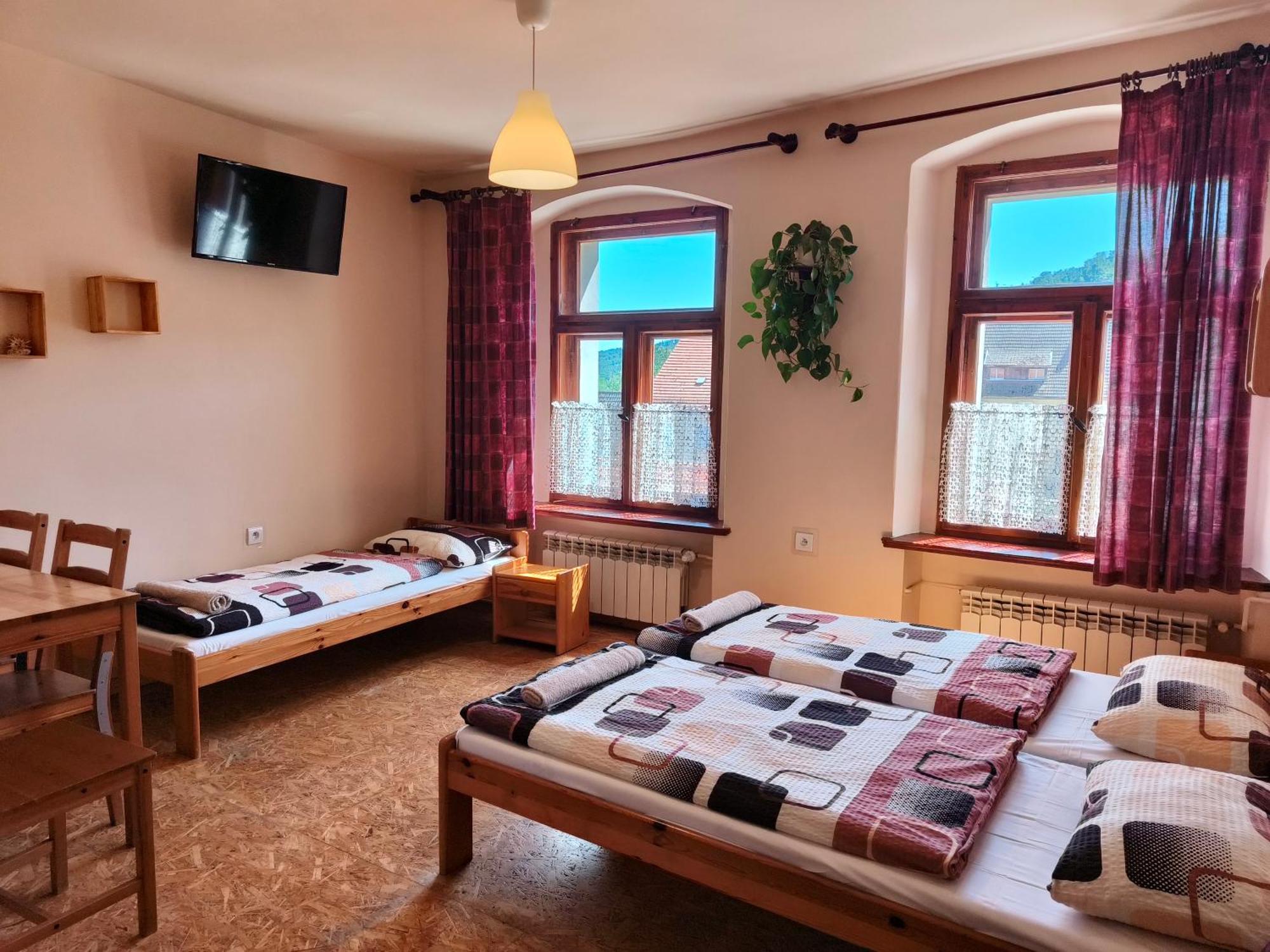 Apartamenty I Pokoje Goscinne "Wacus" Srebrna Góra エクステリア 写真