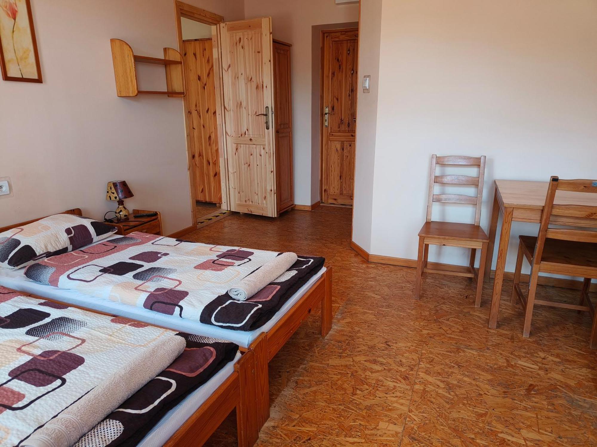 Apartamenty I Pokoje Goscinne "Wacus" Srebrna Góra エクステリア 写真